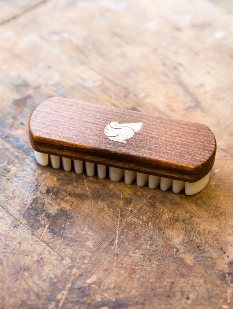 Suede & Nubuck Shoe care : Rubber Crepe Brush