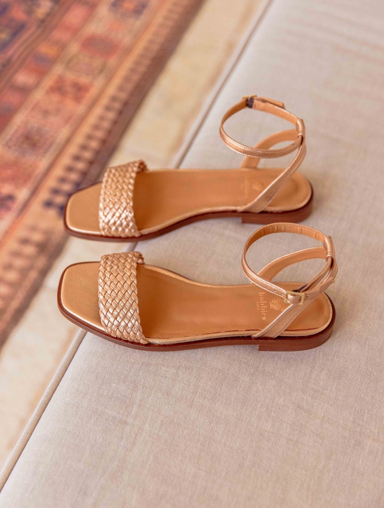 Flat Sandals : Suzanne - Antique Gold