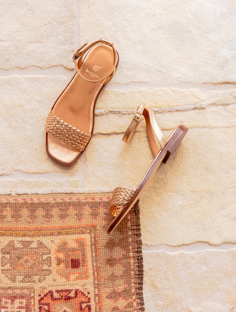 Flat Sandals : Suzanne - Antique Gold