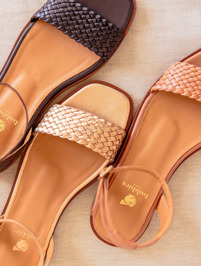 Flat Sandals : Suzanne - Antique Gold