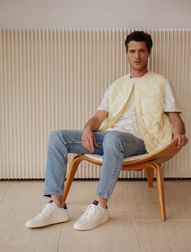 Sneakers : Travis - Off White & Navy Blue