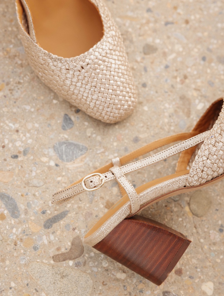 Pumps & Mary Janes : Madara - Iridescent Champagne