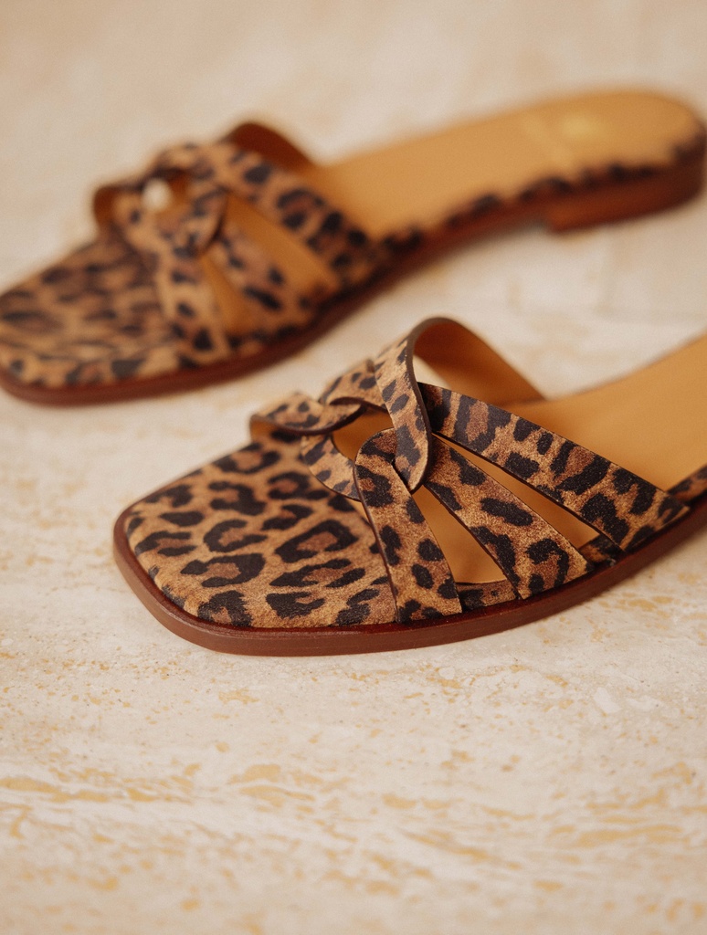 Flat Sandals : Thaïs - Leopard
