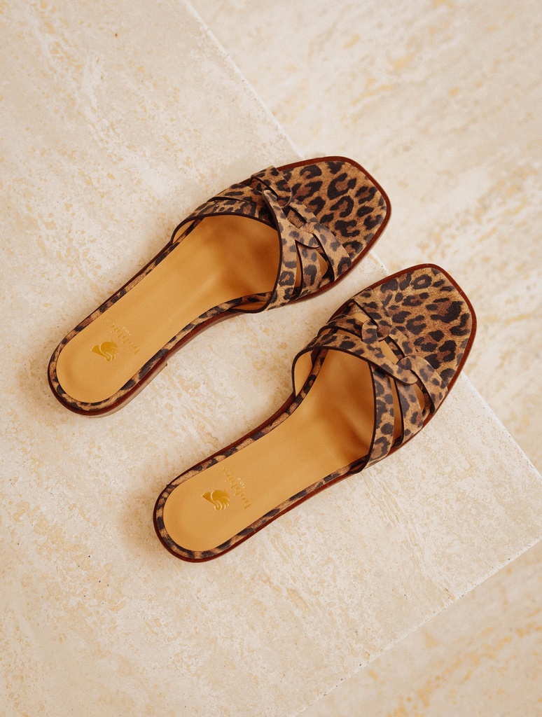 Flat Sandals : Thaïs - Leopard