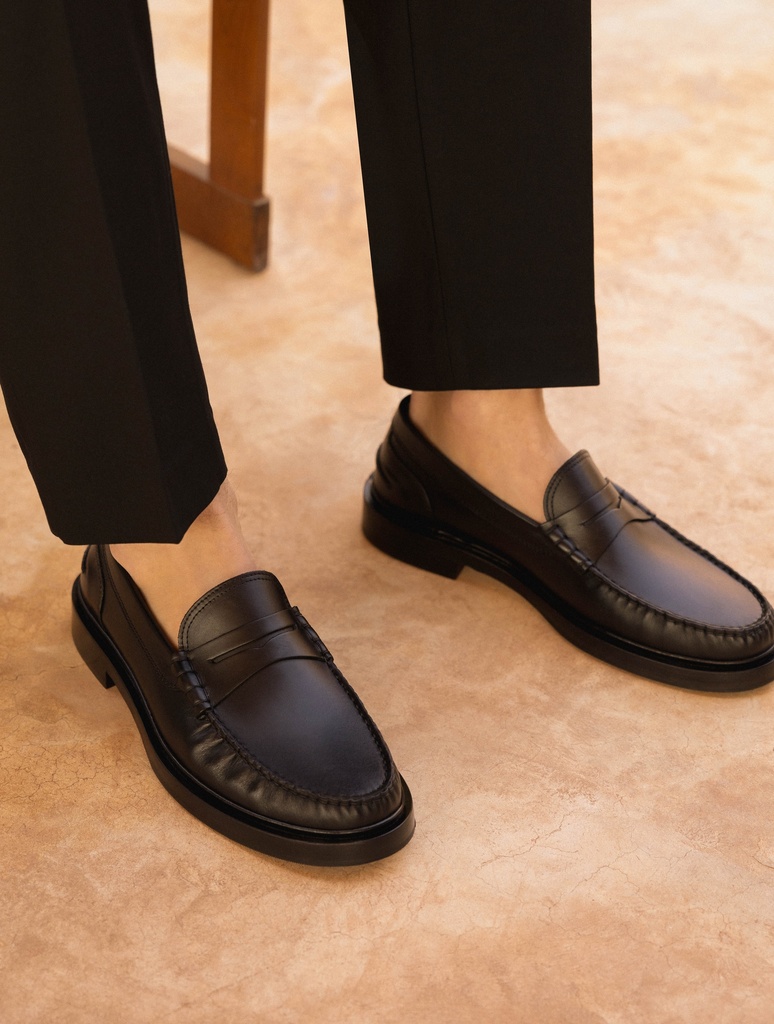 Allen Intense Black - Loafers in black leather with leather outole with  injected rubber pad