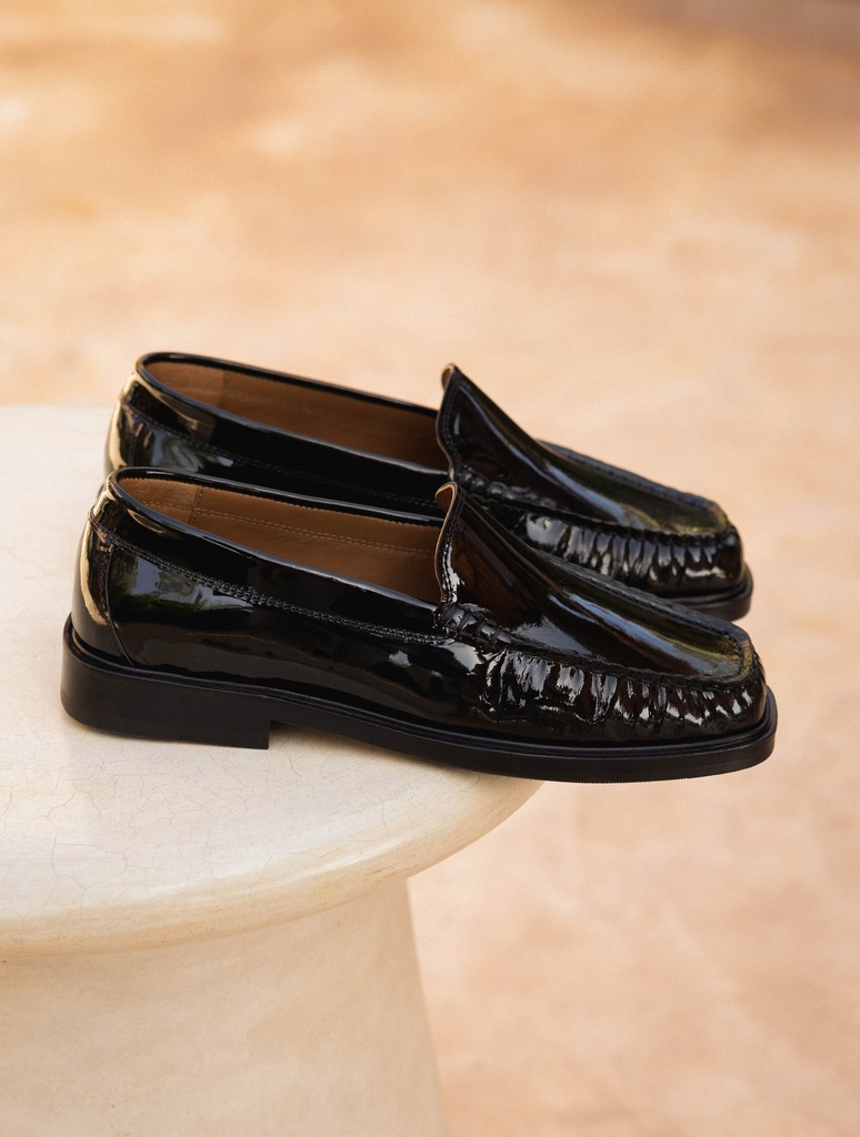 Loafers & Derbies : Izz - Lacquered Black