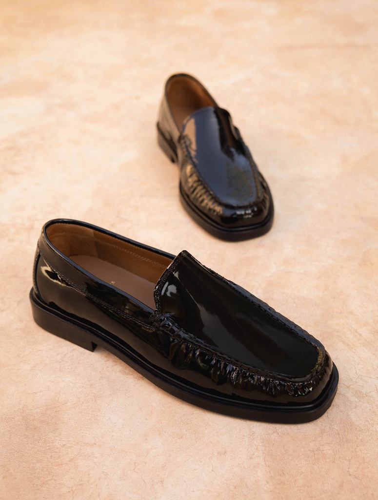 Loafers & Derbies : Izz - Lacquered Black