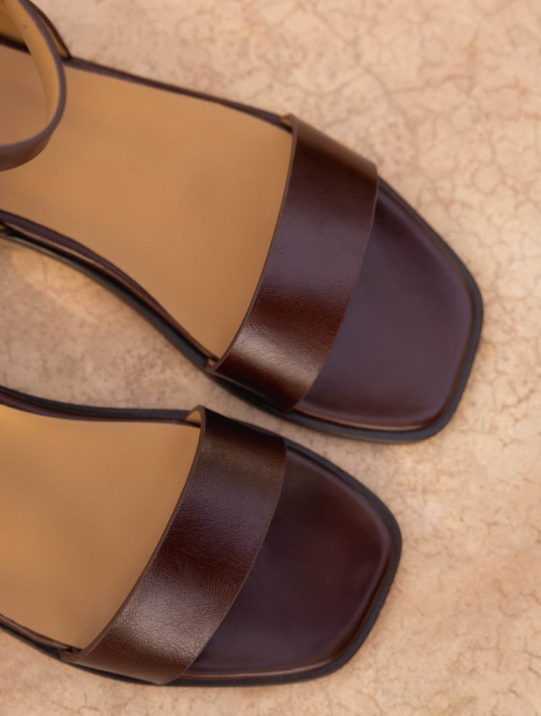 Flat Sandals : Nalini - Brownie
