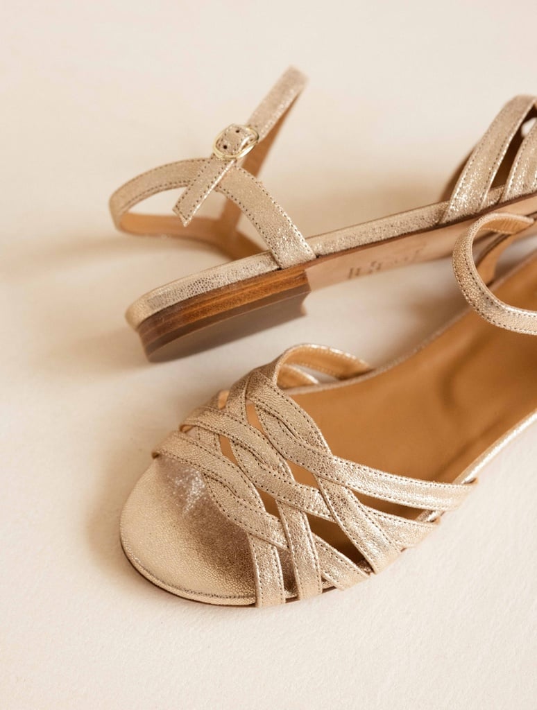 Flat Sandals : Ellis - Iridescent Champagne
