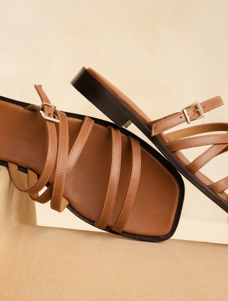 Flat Sandals : Isys - Camel