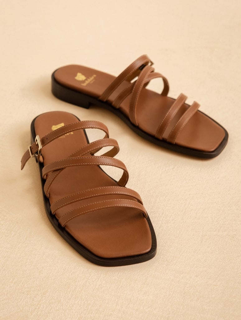Flat Sandals : Isys - Camel
