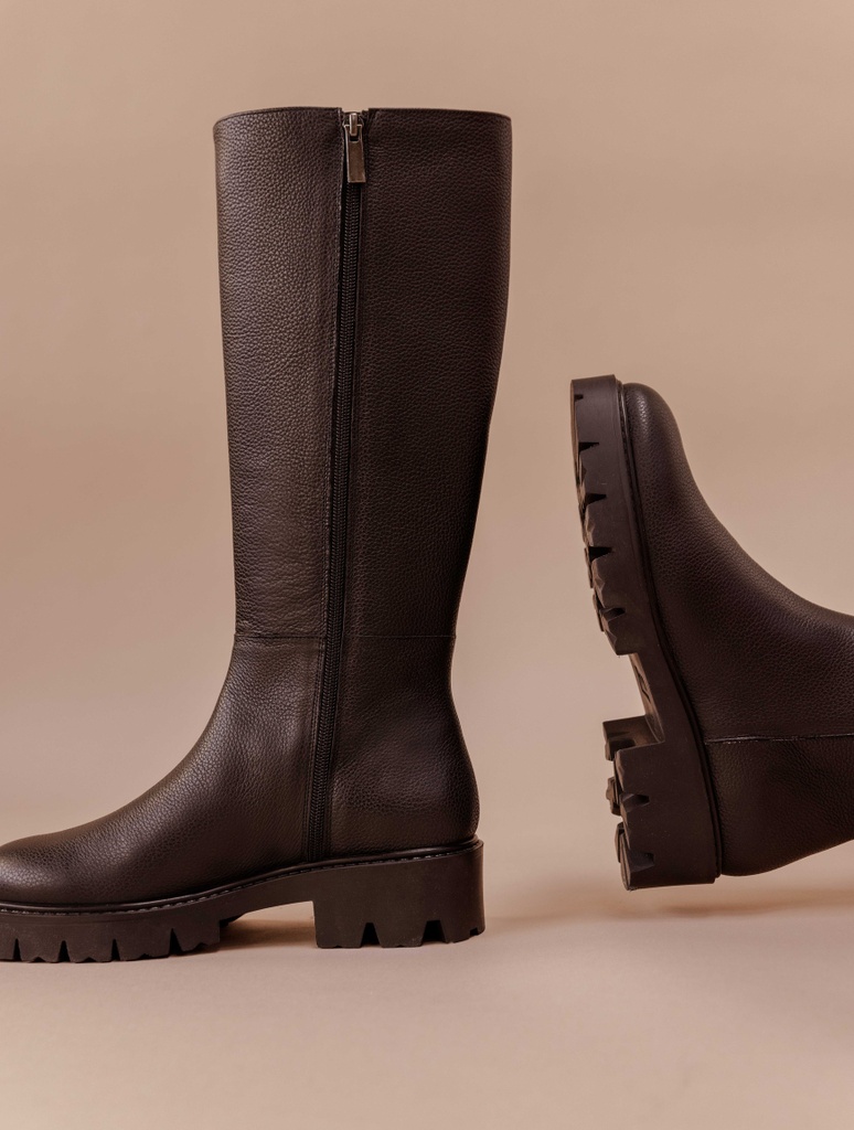 Botas & Musleras : Kaori - Caviar