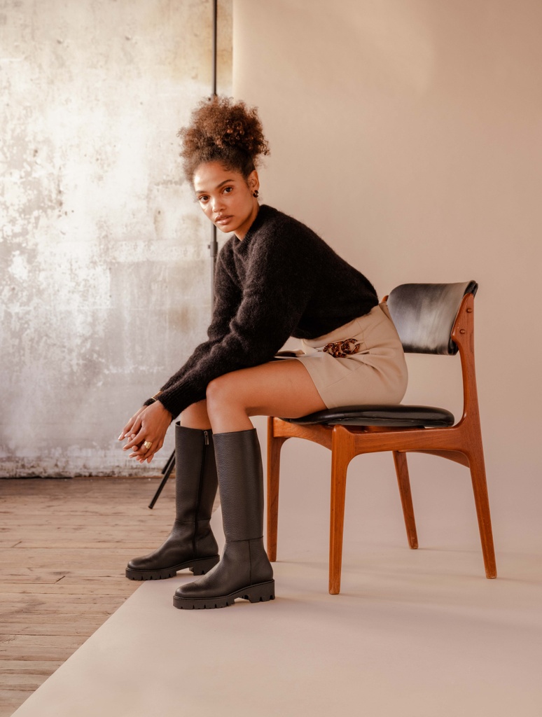 Botas & Musleras : Kaori - Caviar