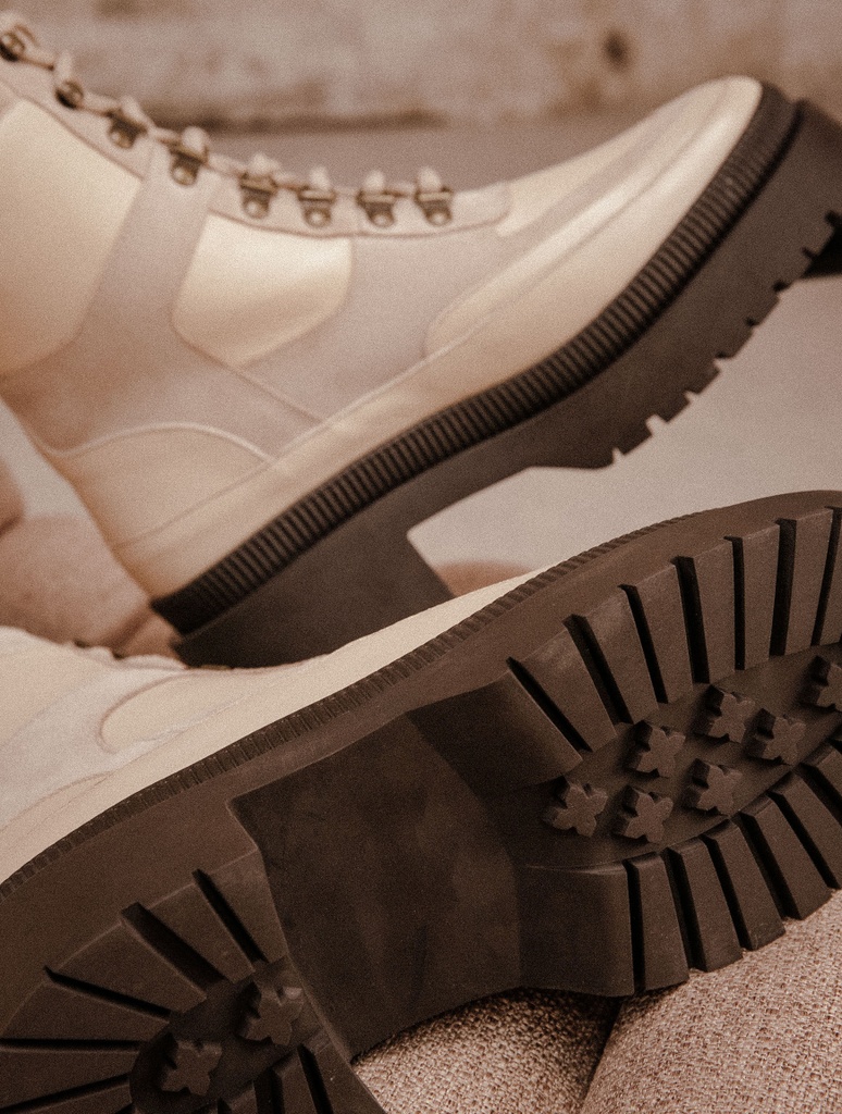 Botas Planas : Lexie - Beige