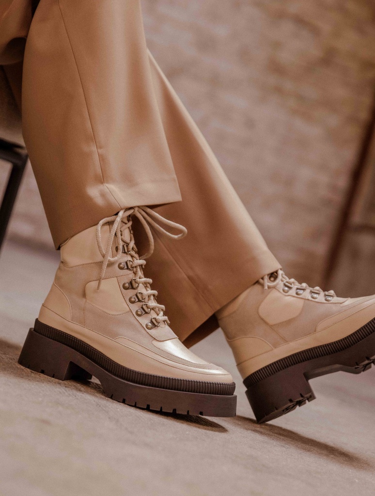 Botas Planas : Lexie - Beige