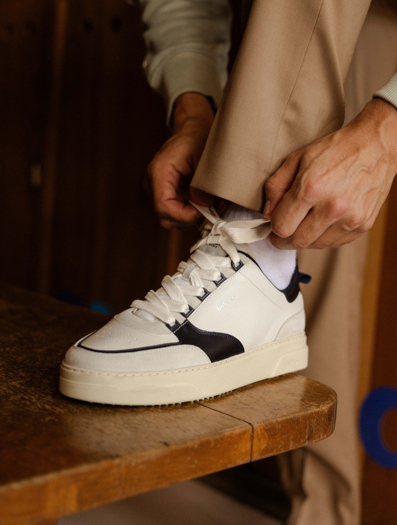 Sneakers : Thanassi - Off White & Lucivert Blue