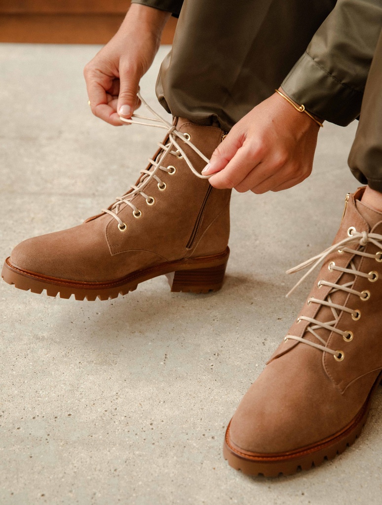 Flat Boots : Lara - Wild Land