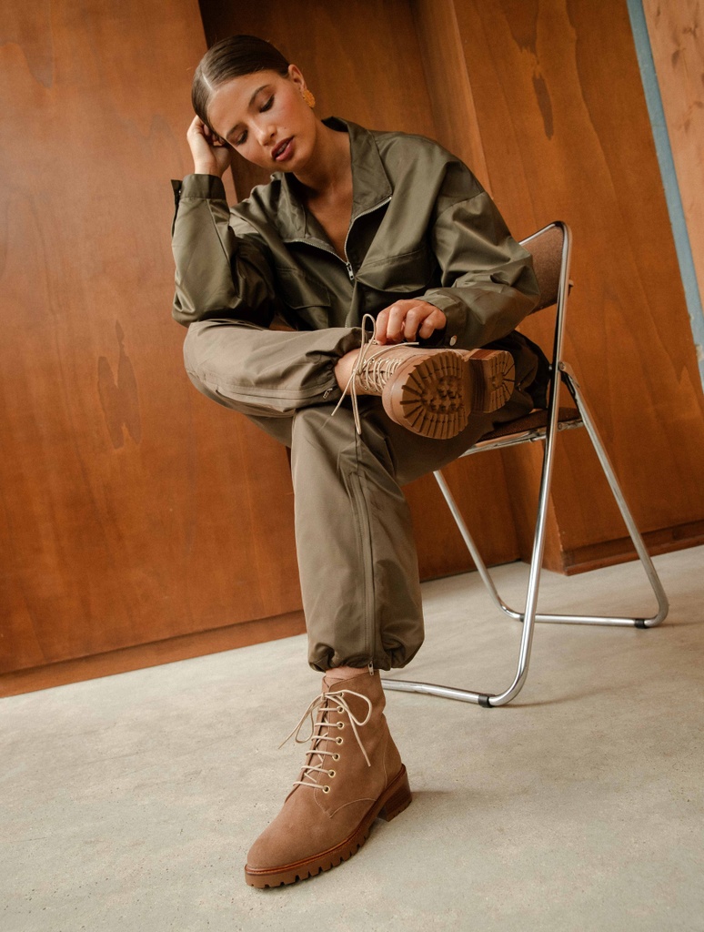 Flat Boots : Lara - Wild Land