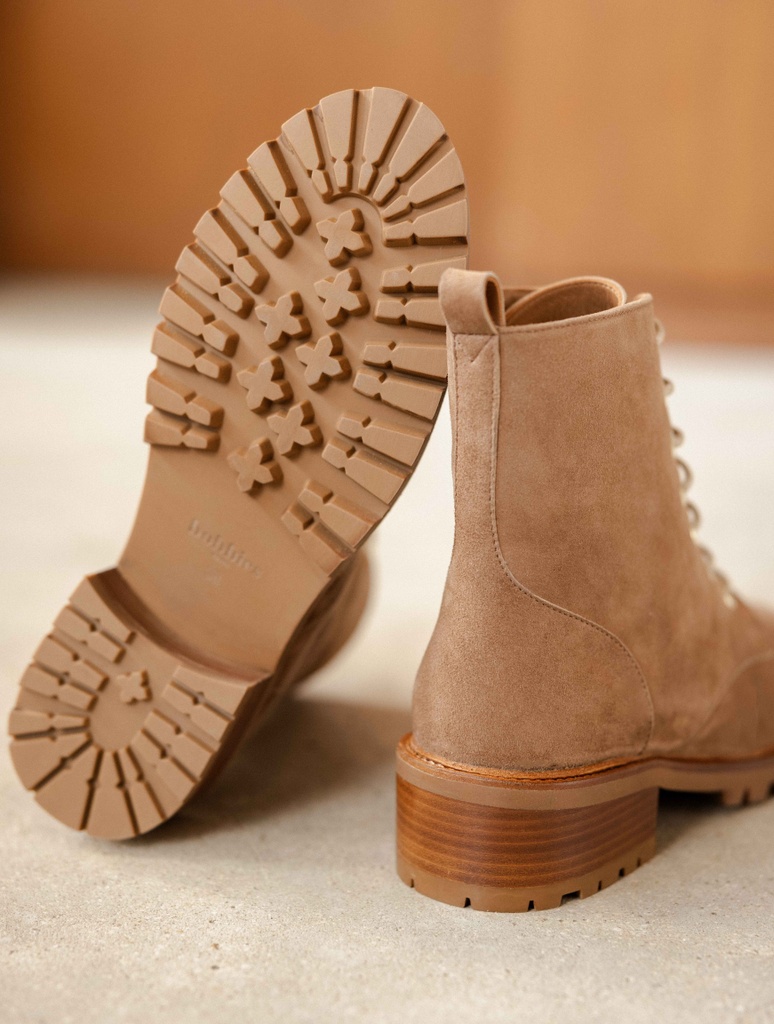 Flat Boots : Lara - Wild Land