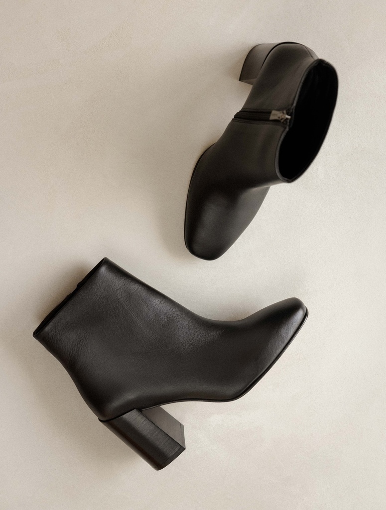 Ankle Boots : Carla - Passion Black