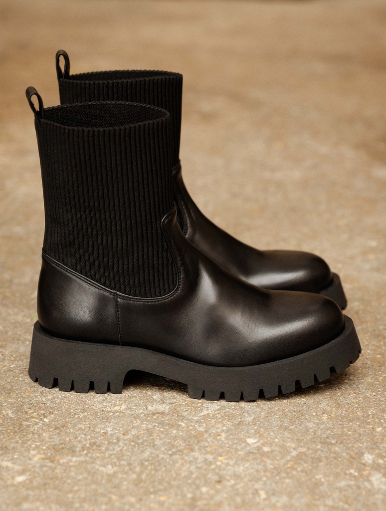 Flat Boots : Daji - Passion Black