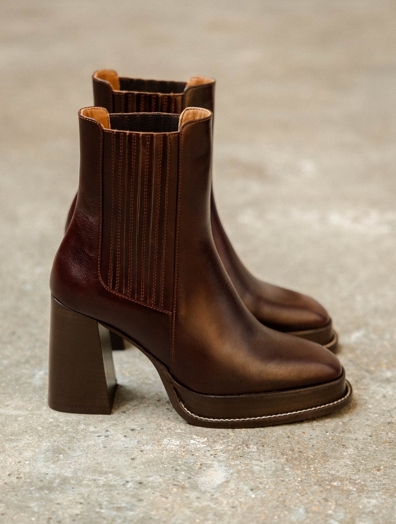 Heeled Boots : Deva - Irish Coffee