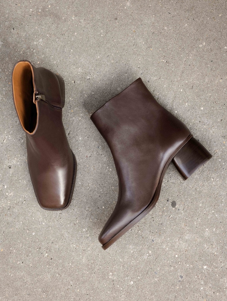 Boots Plates : Rachel - Ristretto