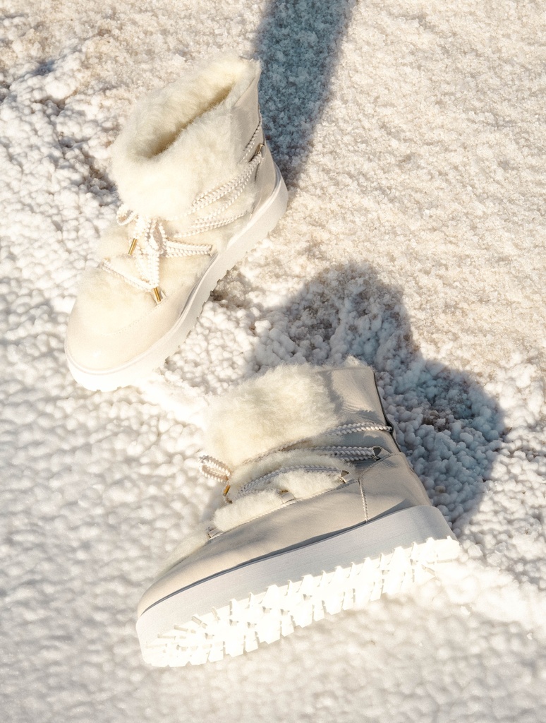 Cold Weather Boots : Rivka - Chantilly Cream