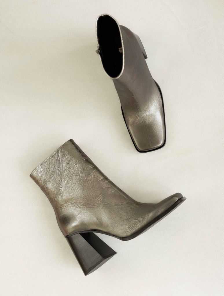 Ankle Boots : Wilma - Cosmic Silver